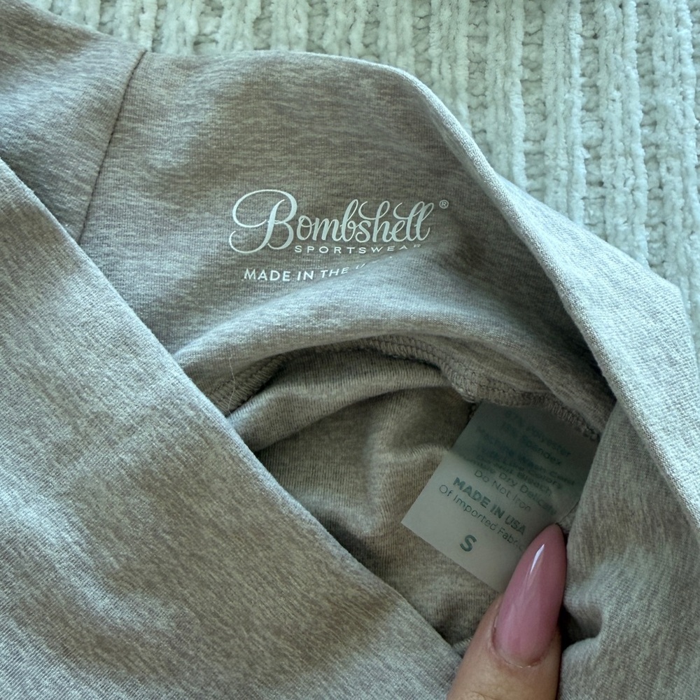 Bombshell Sports Set - Picture 2 of 4